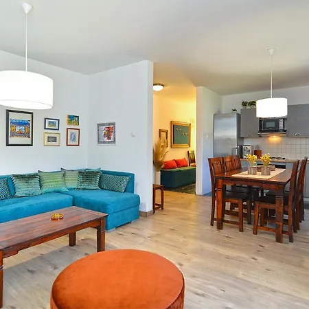 House Desanka 2102 * Pula