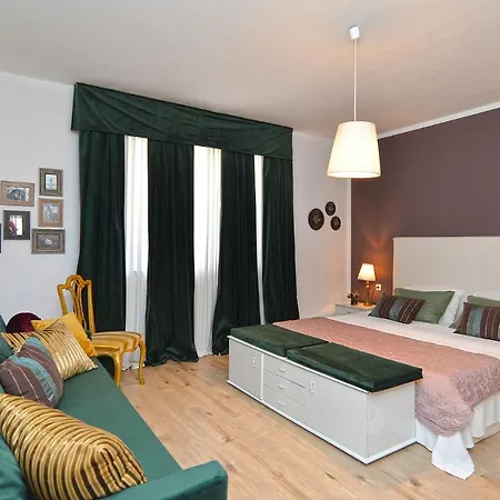 House Desanka 2102 Prázdninový dům