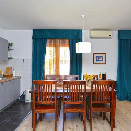 House Desanka 2102 Pula