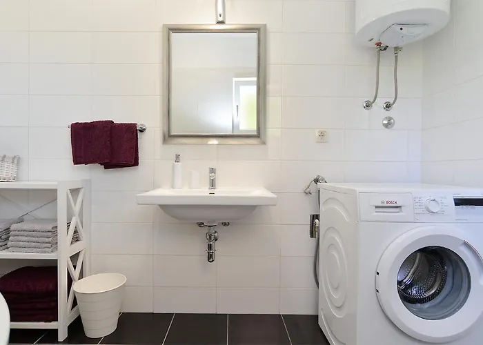 Vikendica House Desanka 2102 Pula